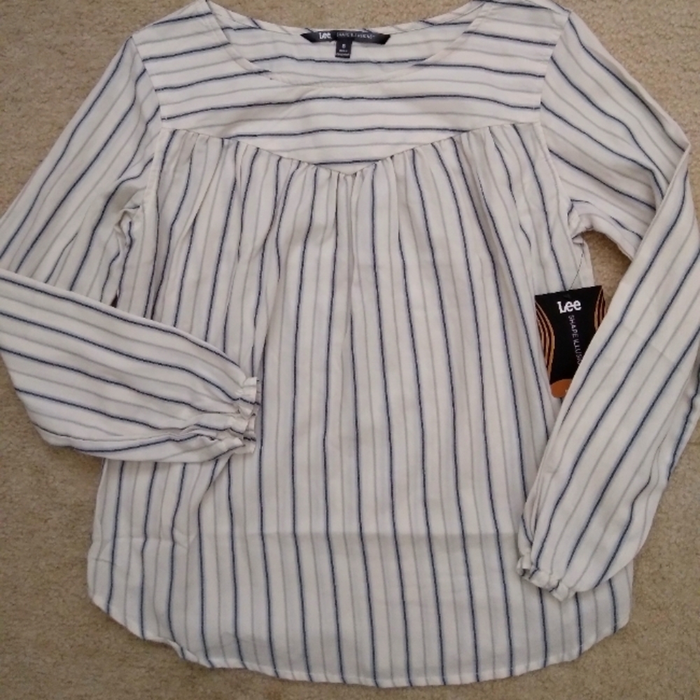 🆕️Lee Blouse🆕️